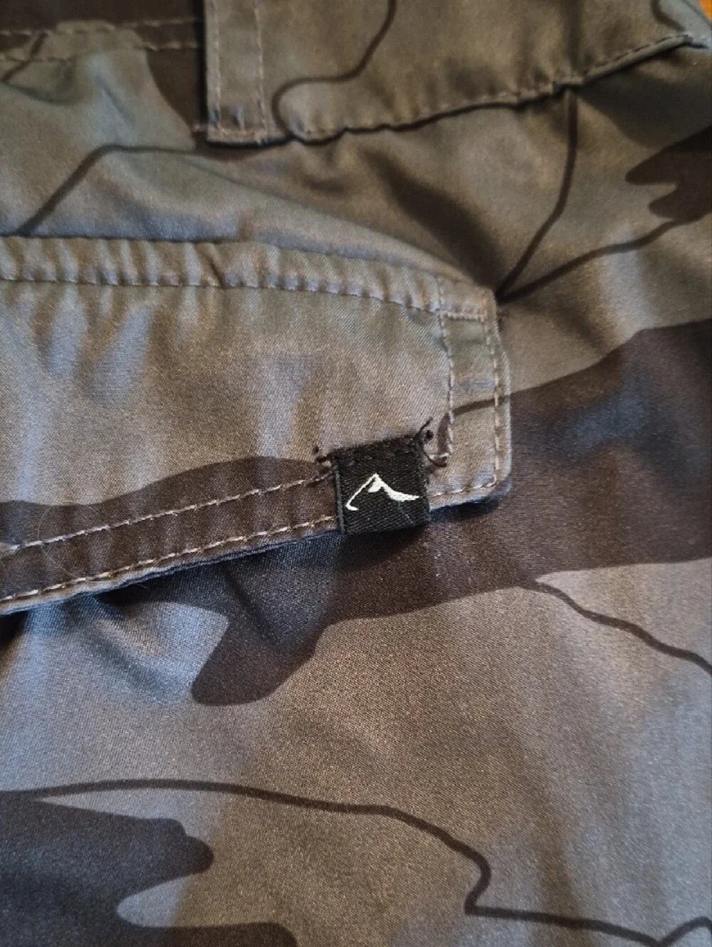 Mens Denali Camo Cargo Board Shorts - Gray & Black 38 Waist